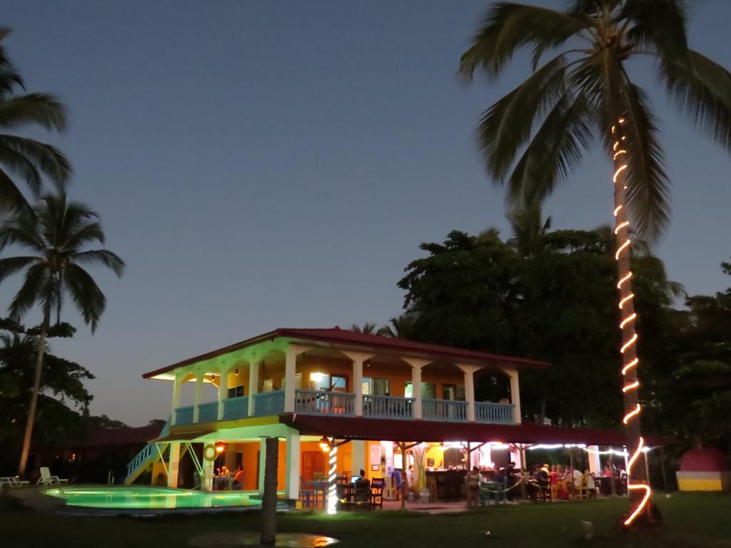Las Lajas Beach Resort Værelse billede