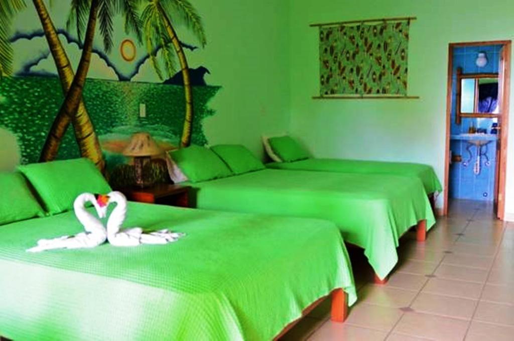 Las Lajas Beach Resort Værelse billede